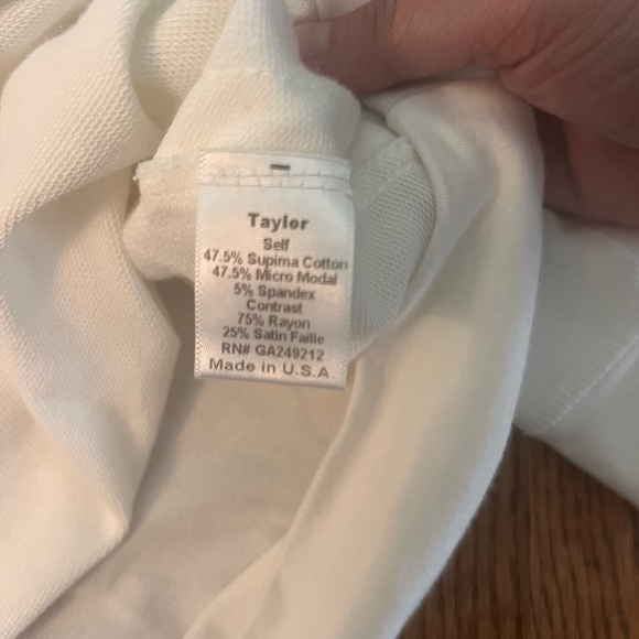 PJ Harlow Taylor French Terry Crew Neck Sweatshirt
Color: Pearl
Size: L - Picture 5 of 9